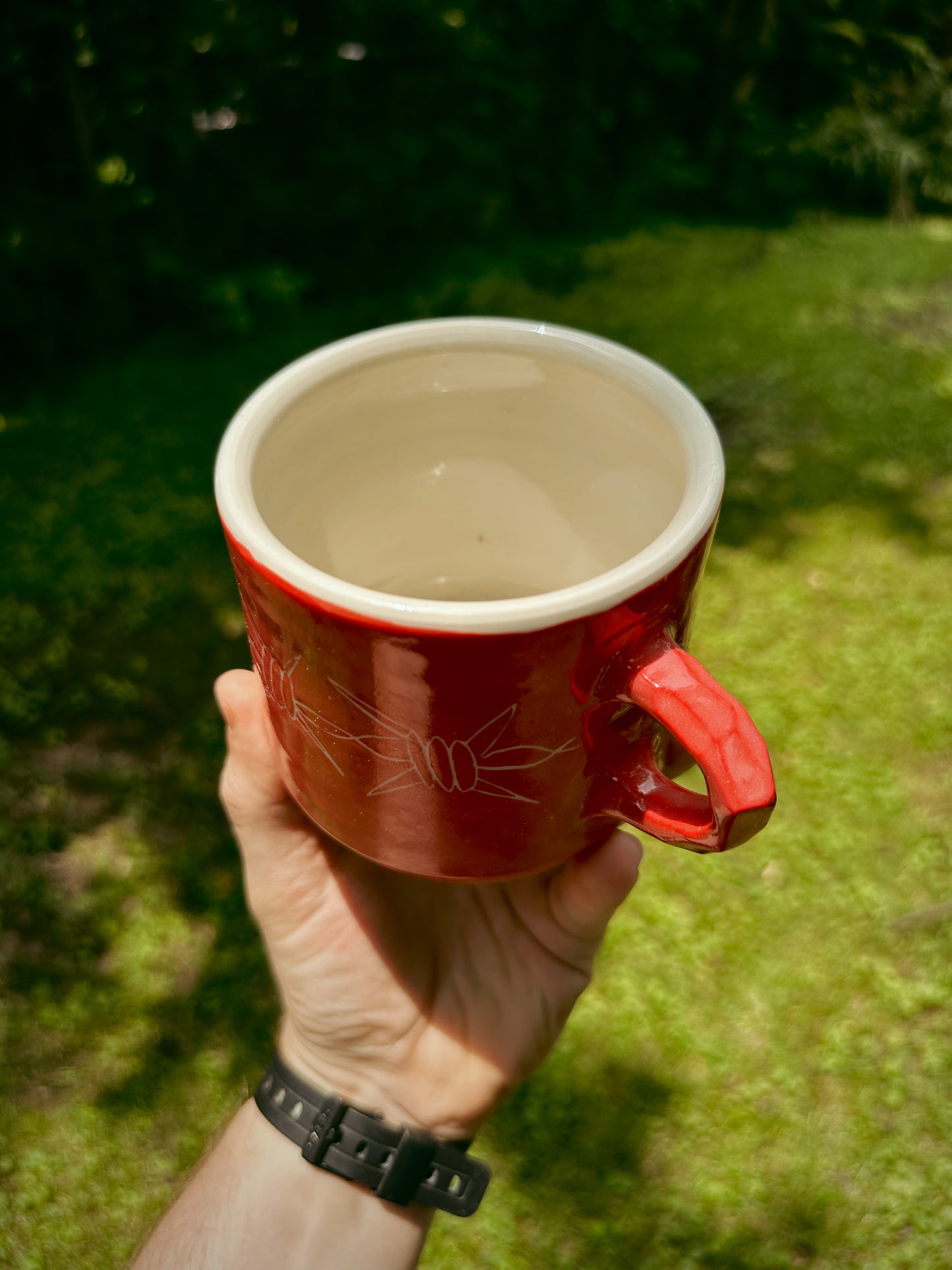 CRIMSON BARBED WIRE COFFEE MUG